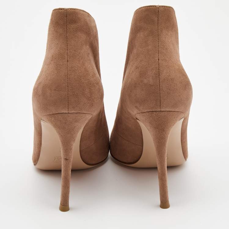Pre Owned Gianvito Rossi Brown Suede Vamp V- Neck Peep Toe Booties Size 37.5