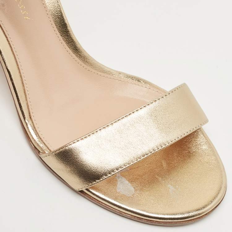 Pre Owned Gianvito Rossi Gold Leather Portofino Block Heel Sandals Size 35.5
