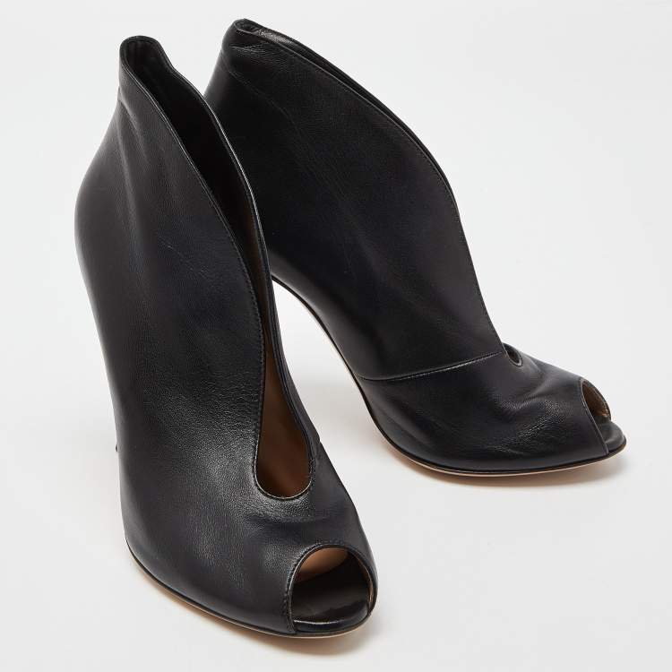 Pre Owned Gianvito Rossi Black Leather Vamp Peep Toe Booties Size 38