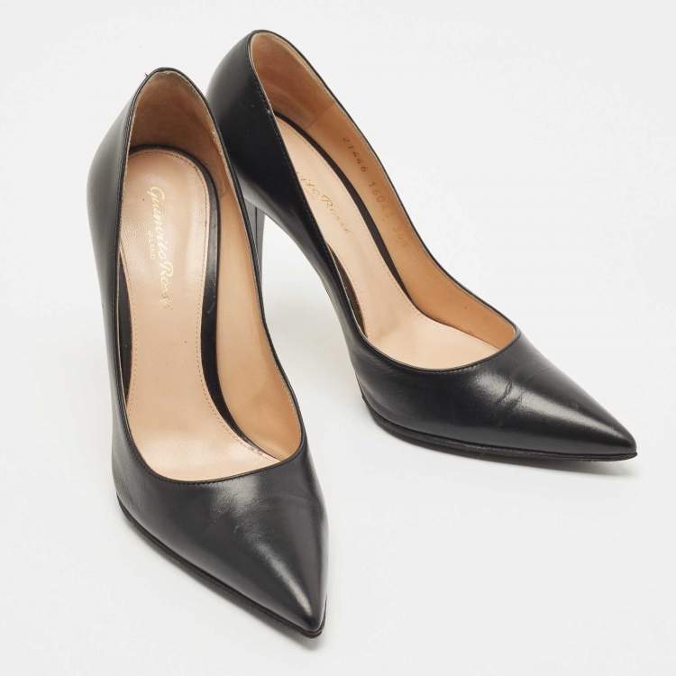 Pre Owned Gianvito Rossi Black Leather Pointed Toe Pumps Size 36.5