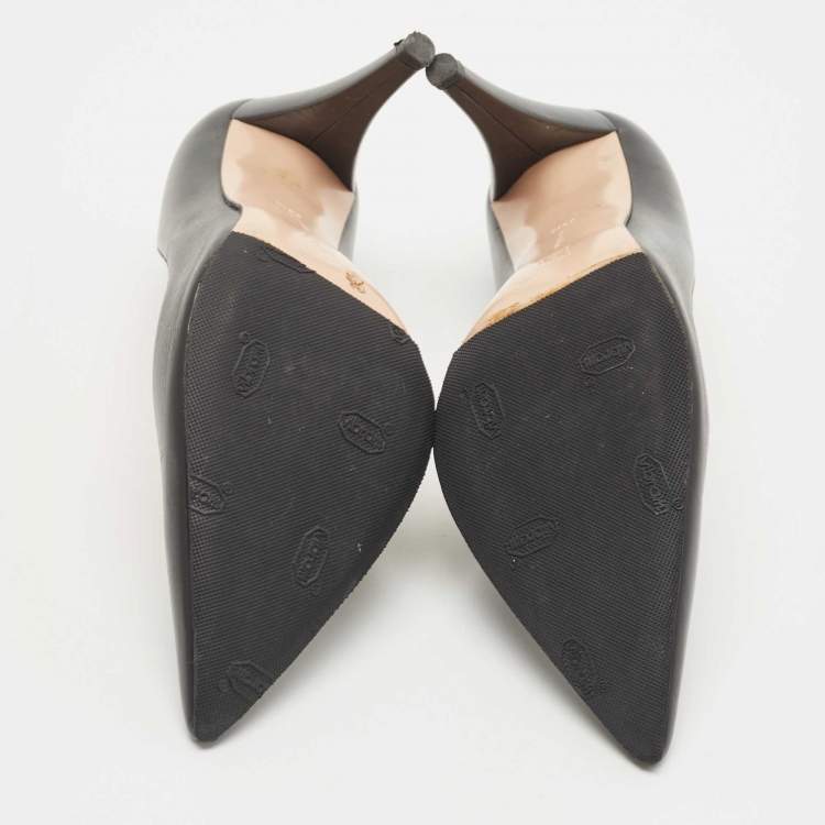 Pre Owned Gianvito Rossi Black Leather Pointed Toe Pumps Size 36.5