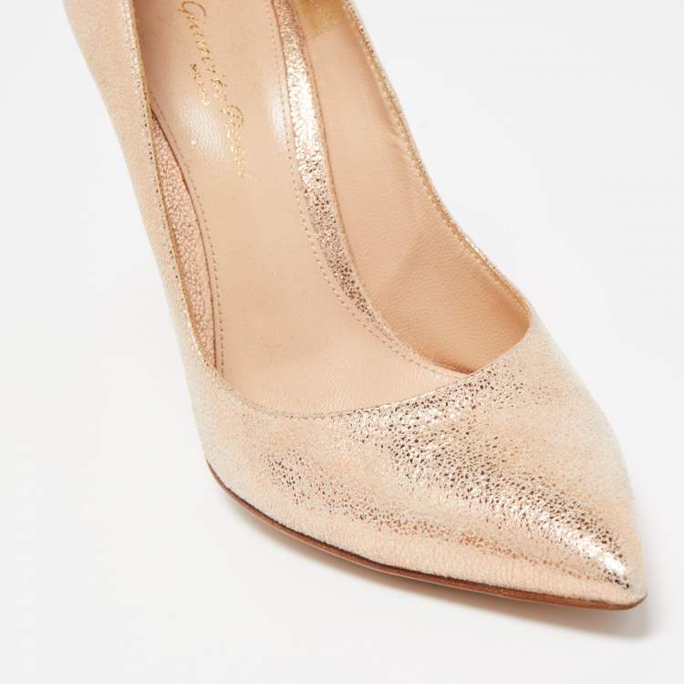 Pre Owned Gianvito Rossi Metallic Gold Suede Pointed Toe Pumps Size 38