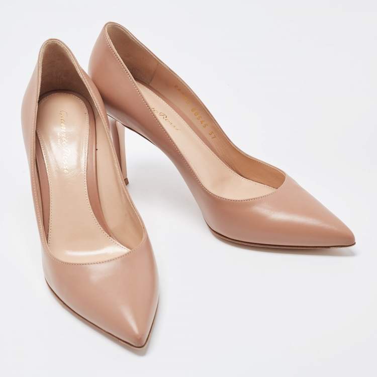 Pre Owned Gianvito Rossi Beige Leather Pointed Toe Pumps Size 37