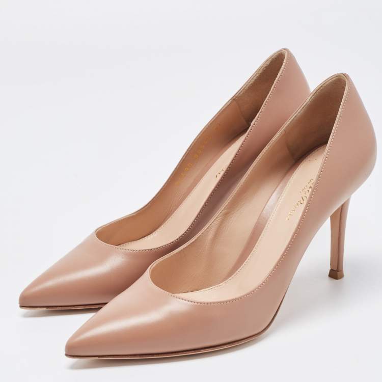 Pre Owned Gianvito Rossi Beige Leather Pointed Toe Pumps Size 37