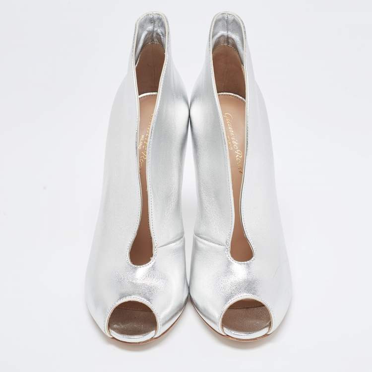 Pre Owned Gianvito Rossi Silver Leather Vamp Booties Size 39