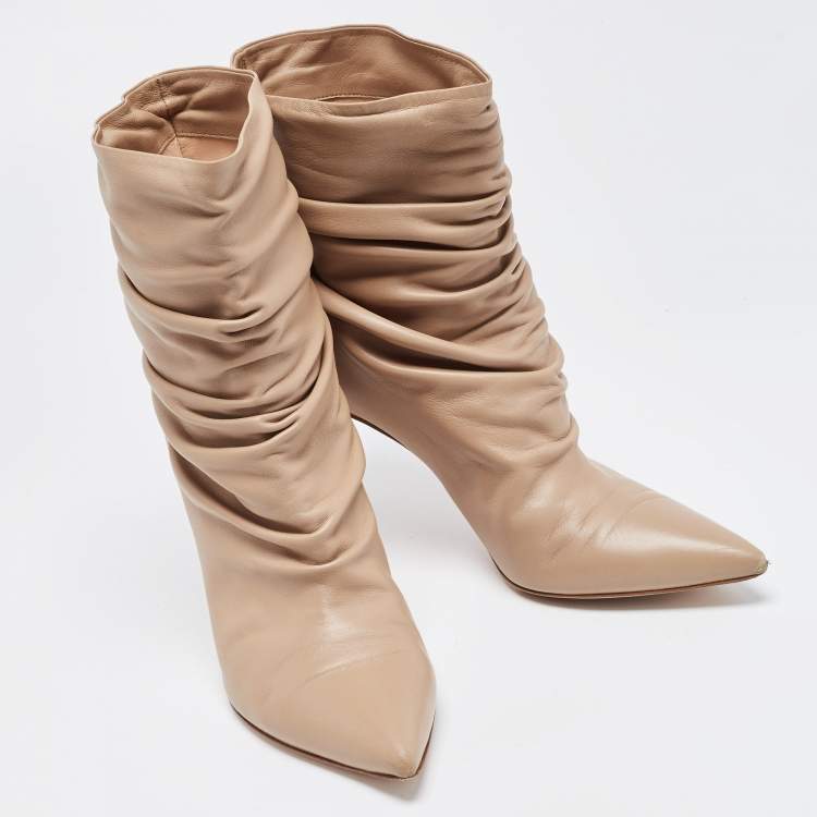 مملوكة مسبقًا Gianvito Rossi Beige Leather Ruched Cécile Ankle Boots Size 39