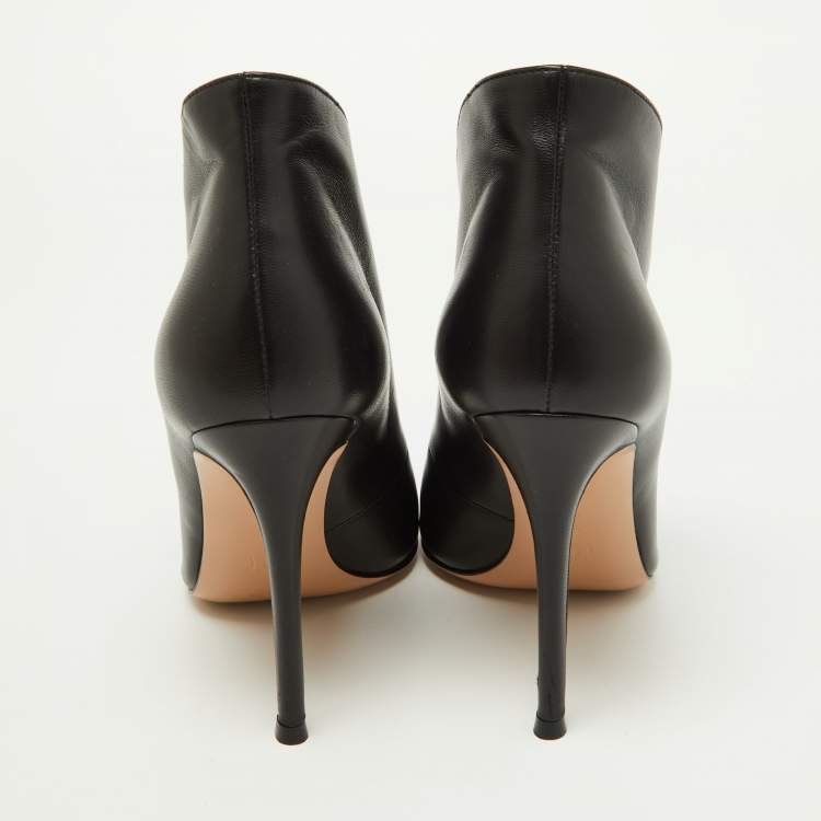 Pre Owned Gianvito Rossi Black Leather V-Neck Peep Toe Ankle Boots Size 38