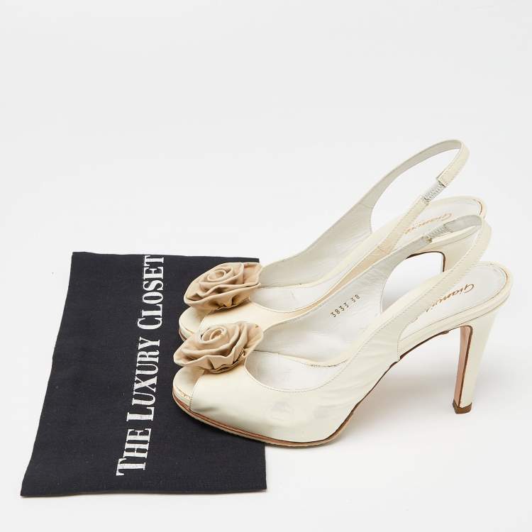 Pre Owned Gianvito Rossi Off White Patent Leather Flower Applique Peep Toe Slingback Pumps Size 38