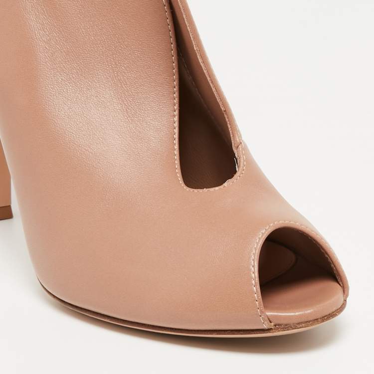 Pre Owned Gianvito Rossi Beige Leather Vamp Booties Size 38.5