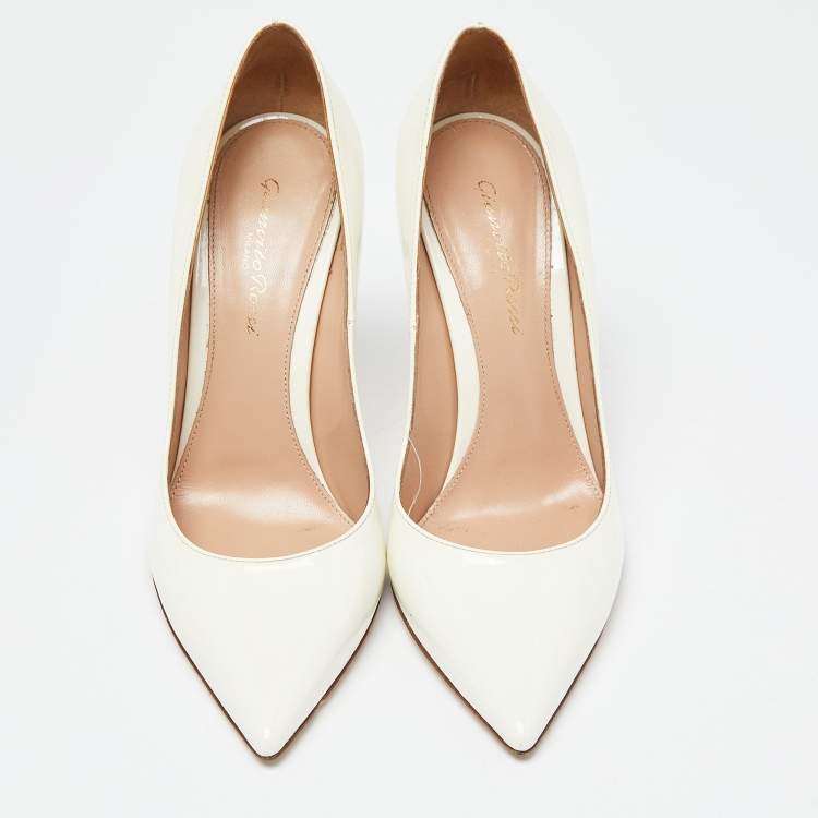 Pre Owned Gianvito Rossi Off White Patent Leather Pointed Toe Pumps Size 37.5