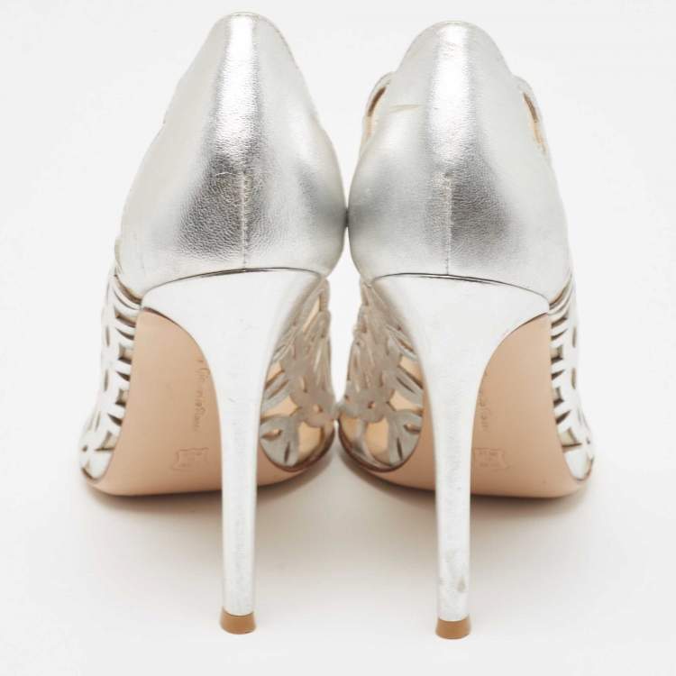 Pre Owned Gianvito Rossi Sliver Mesh and Leather Maxine Laser Cut Pumps Size 38