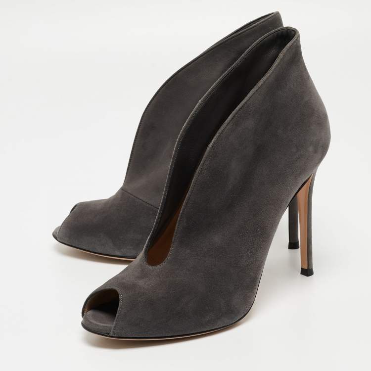 Pre Owned Gianvito Rossi Grey Suede Vamp Boots Size 40.5
