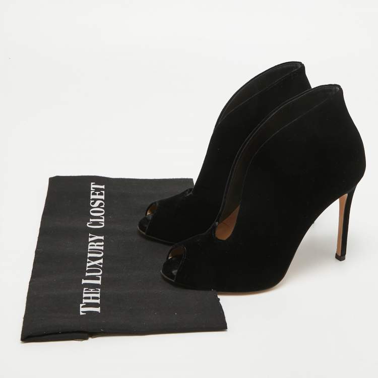 Pre Owned Gianvito Rossi Black Velvet Vamp Peep Toe Booties Size 37