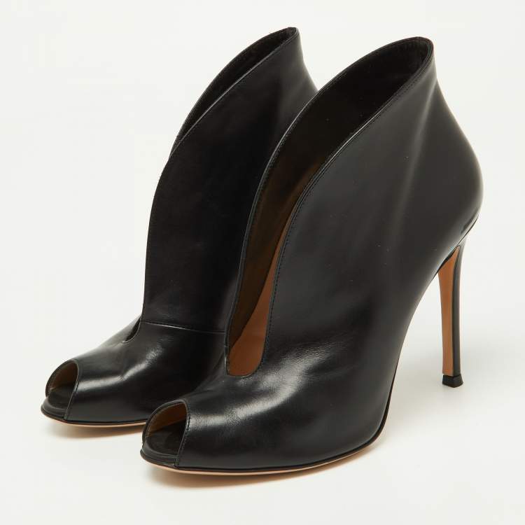 Pre Owned Gianvito Rossi Black Leather Vamp Peep Toe Booties Size 35.5