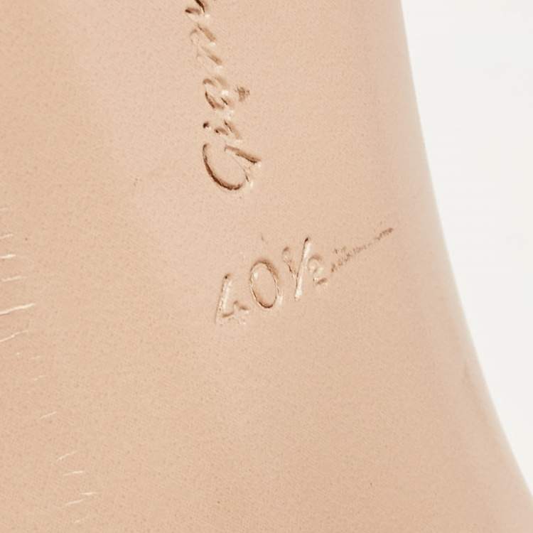 Pre Owned Gianvito Rossi Silver Leather Ankle Strap Sandals Size 40.5