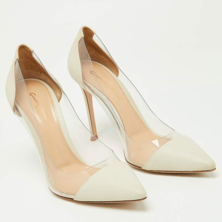مملوكة مسبقًا Gianvito Rossi Off White Leather and PVC Plexi Pumps Size 38