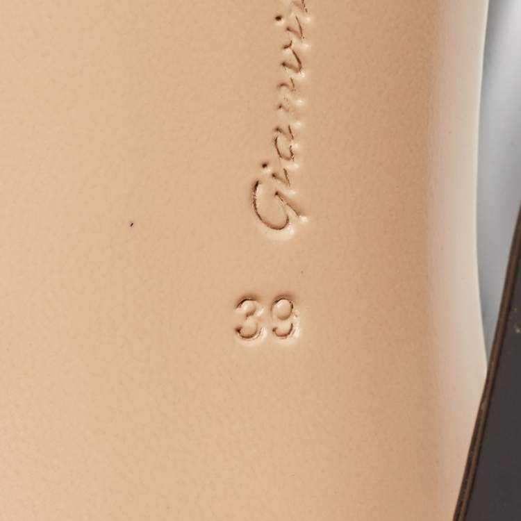 Pre Owned Gianvito Rossi Black Patent Leather Aura Pumps Size 39