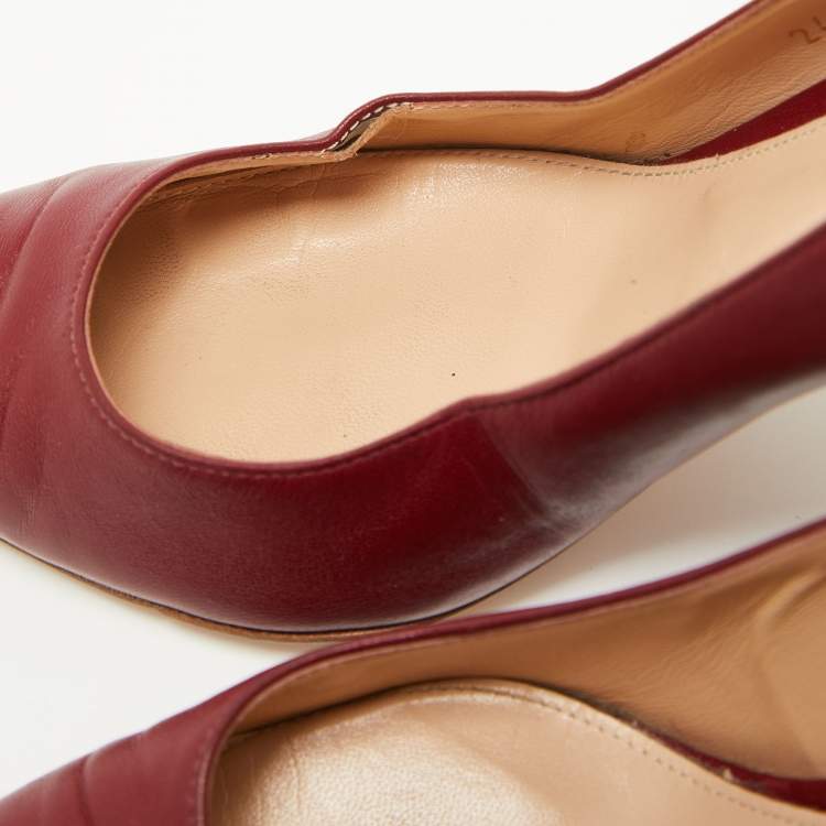 مملوكة مسبقًا Gianvito Rossi Burgundy Leather Pointed Toe Pumps Size 40