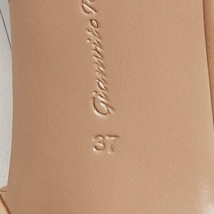 Pre Owned Gianvito Rossi Beige PVC and  Patent Plexi Pumps Size 37