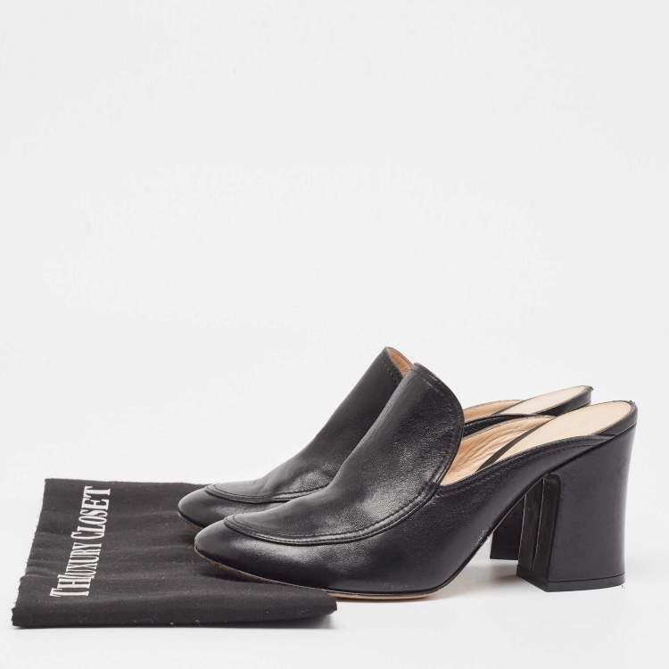 Pre Owned Gianvito Rossi Black Leather Slides Sandals Size 38