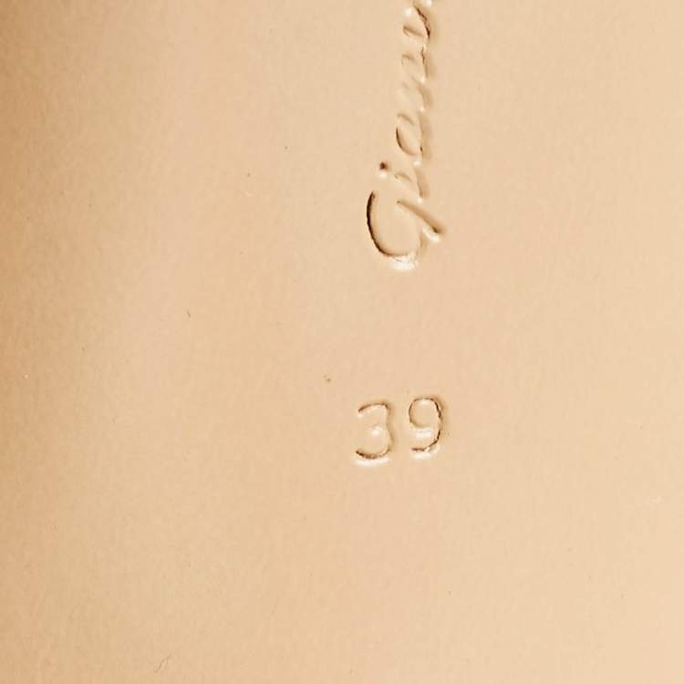 Pre Owned Gianvito Rossi Black Leather and PVC Slingback Pumps Size 39