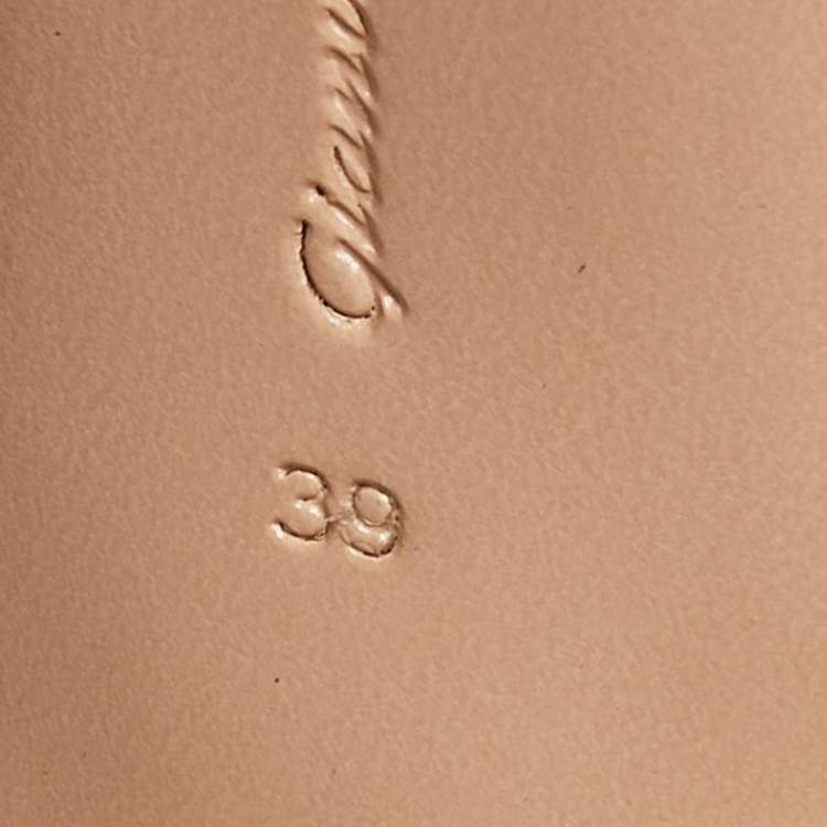 Pre Owned Gianvito Rossi Black Suede and PVC Anise  Cap-Toe Pumps Size 39