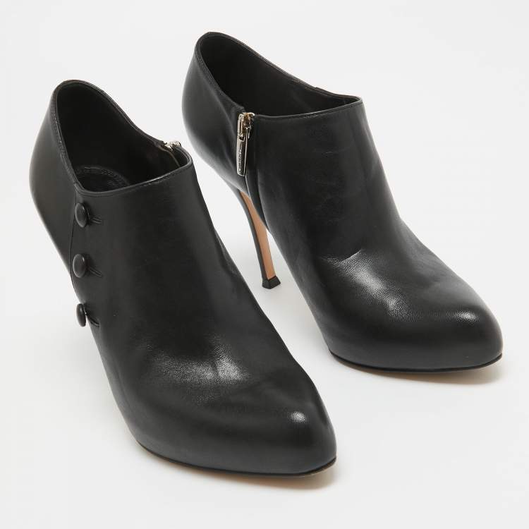 Pre Owned Gianvito Rossi Black Leather Ankle Booties Size 36.5