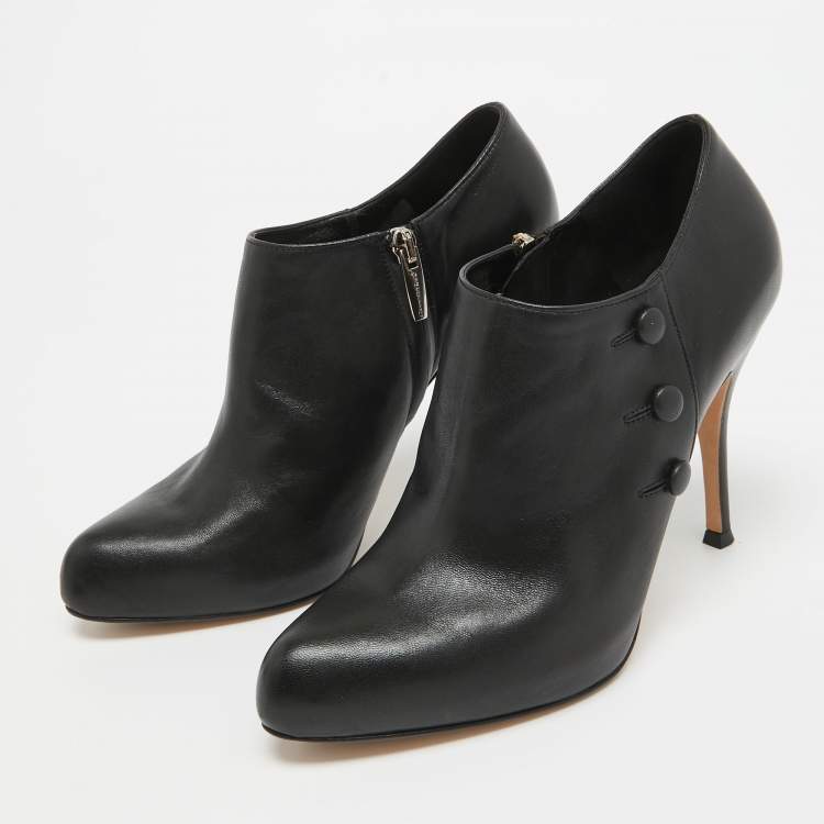 Pre Owned Gianvito Rossi Black Leather Ankle Booties Size 36.5
