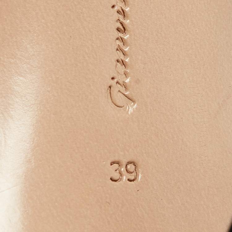 Pre Owned Gianvito Rossi Black Suede Vamp Booties Size 39  