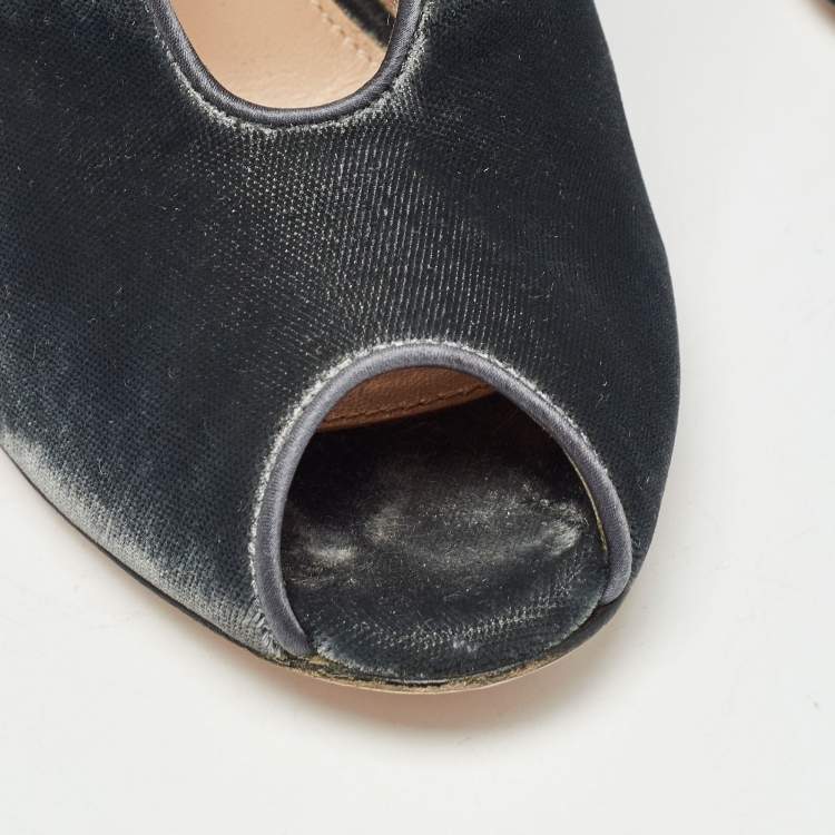 Pre Owned Gianvito Rossi Black Velvet Vamp Booties Size 36