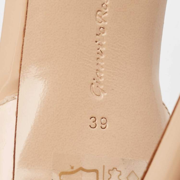 Pre Owned Gianvito Rossi Beige PVC and Patent Leather Bree Open Toe Pumps Size 39