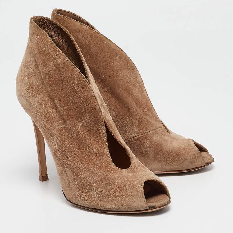 Pre Owned Gianvito Rossi Brown Suede Vamp Peep Toe Booties Size 35.5