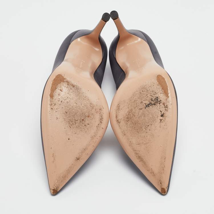 Pre Owned Gianvito Rossi Grey Satin Gianvito Pumps Size 38.5