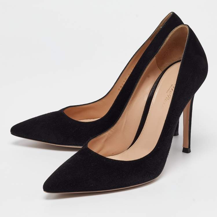 Pre Owned Gianvito Rossi Black Suede Point Pumps Size 38