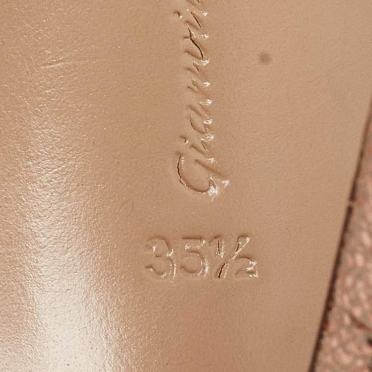 Pre Owned Gianvito Rossi Metallic Textured Leather and PVC Plexi Pointed Toe Pumps 35.5