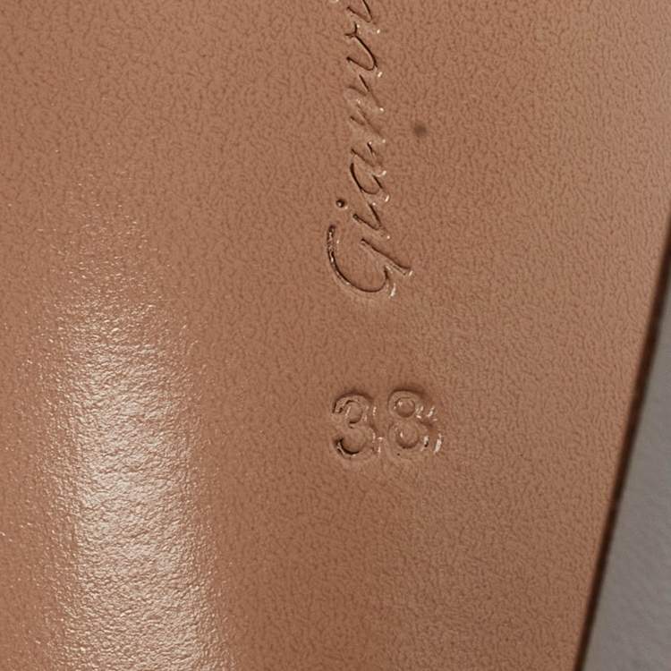 Pre Owned Gianvito Rossi White Leather Pointed Toe Pumps Size 38