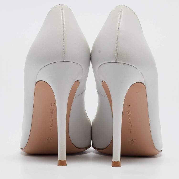 Pre Owned Gianvito Rossi White Leather Pointed Toe Pumps Size 38