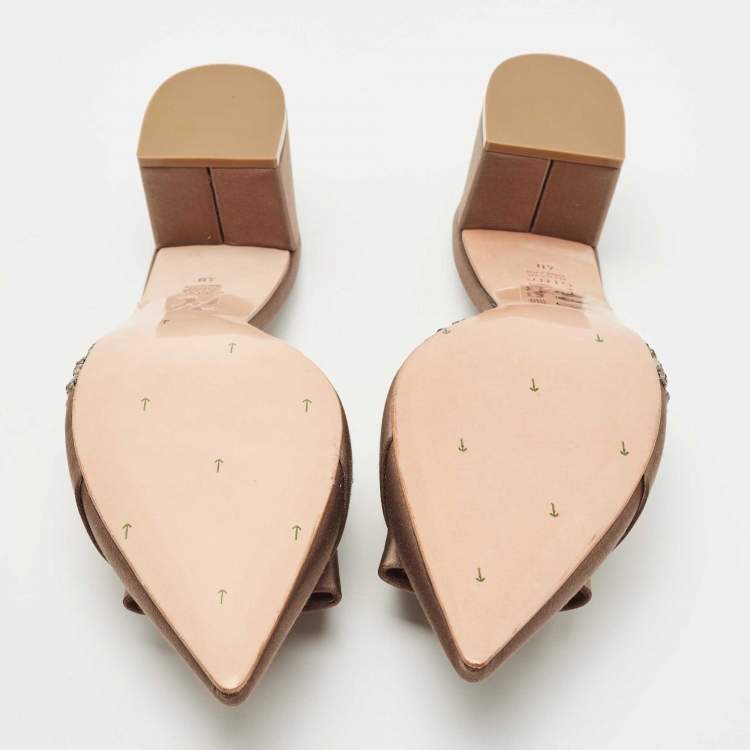 مملوكة مسبقًا Gina Brown Satin Chachki Block Heel Mules Size 40