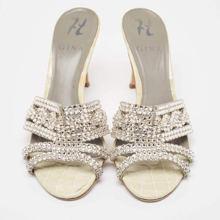 مملوكة مسبقًا Gina Cream Leather and Croc Embossed Patent Crystal Embellished Slides Size 38