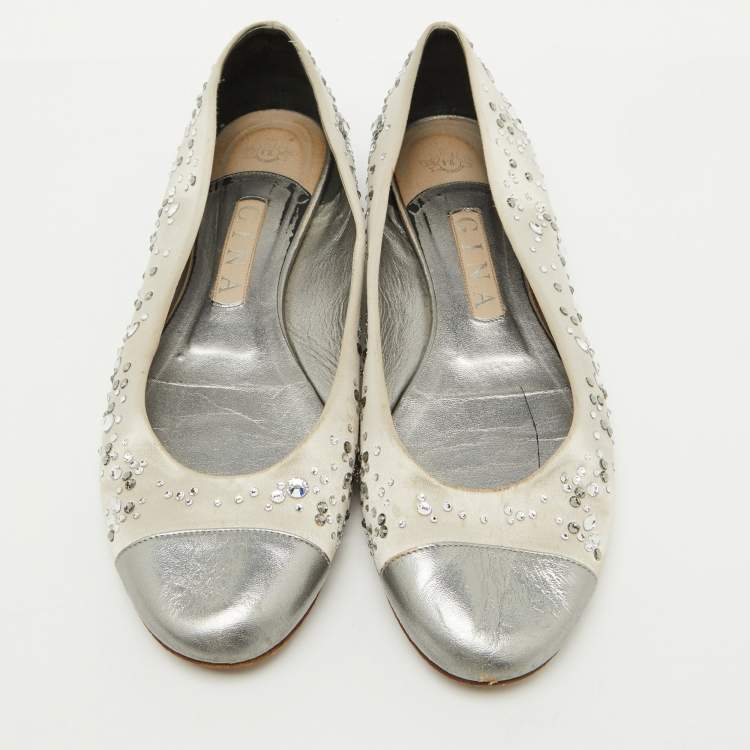 Pre Owned Gina Light Grey/Silver Satin and Leather Crystal Embellished Ballet Flats Size 40