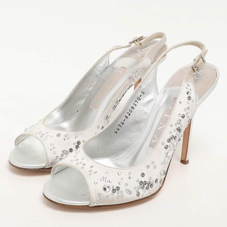 Pre Owned Gina Silver Satin Crystal Embellished Peep Toe Slingback Pumps Size 38