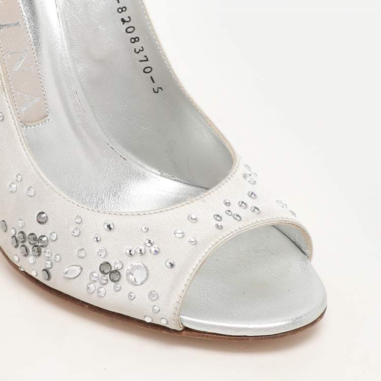 Pre Owned Gina Silver Satin Crystal Embellished Peep Toe Slingback Pumps Size 38