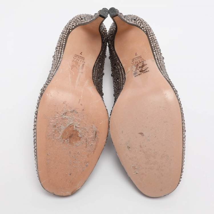 مملوكة مسبقًا Gina Size 40 Brown Crystals and Satin Pumps