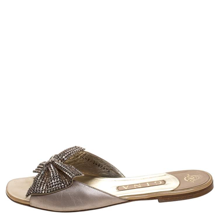 Pre Owned Gina Beige Leather Crystal Embellished Bow Slip On Slides Size 39