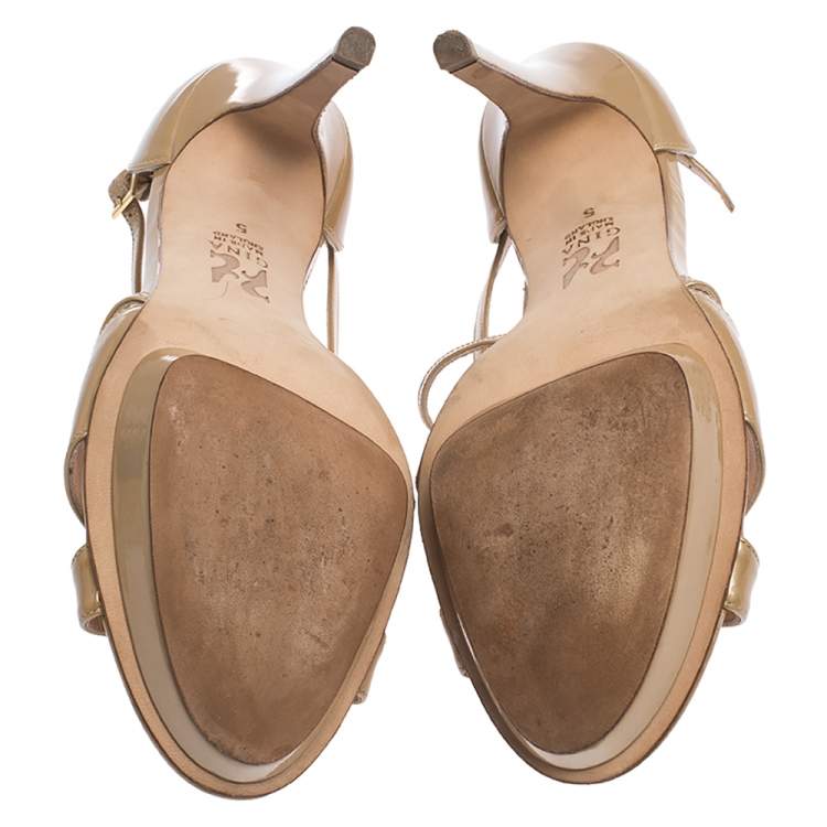 مملوكة مسبقًا Gina Beige Patent Leather Strappy Platform Sandals Size 38