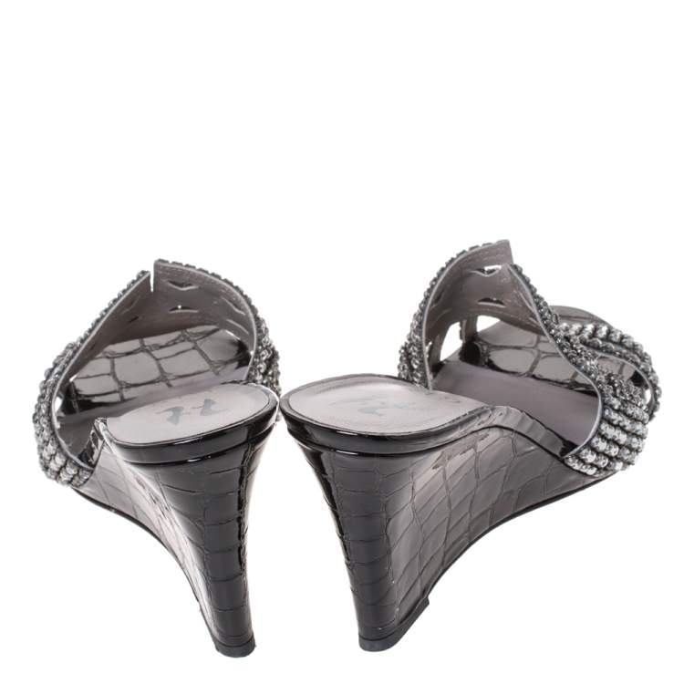 Pre Owned Gina Black Croc Embossed Patent Leather Syracuse Wedge Sandals Size 39