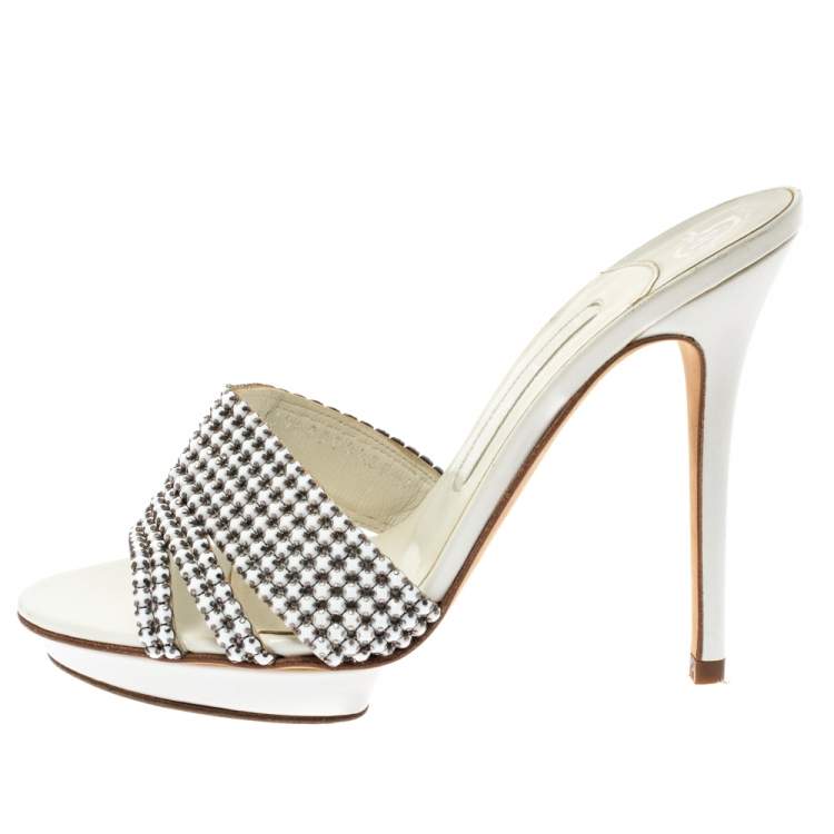 مملوكة مسبقًا Gina White Leather Crystal Embellished Slide Sandals Size 38