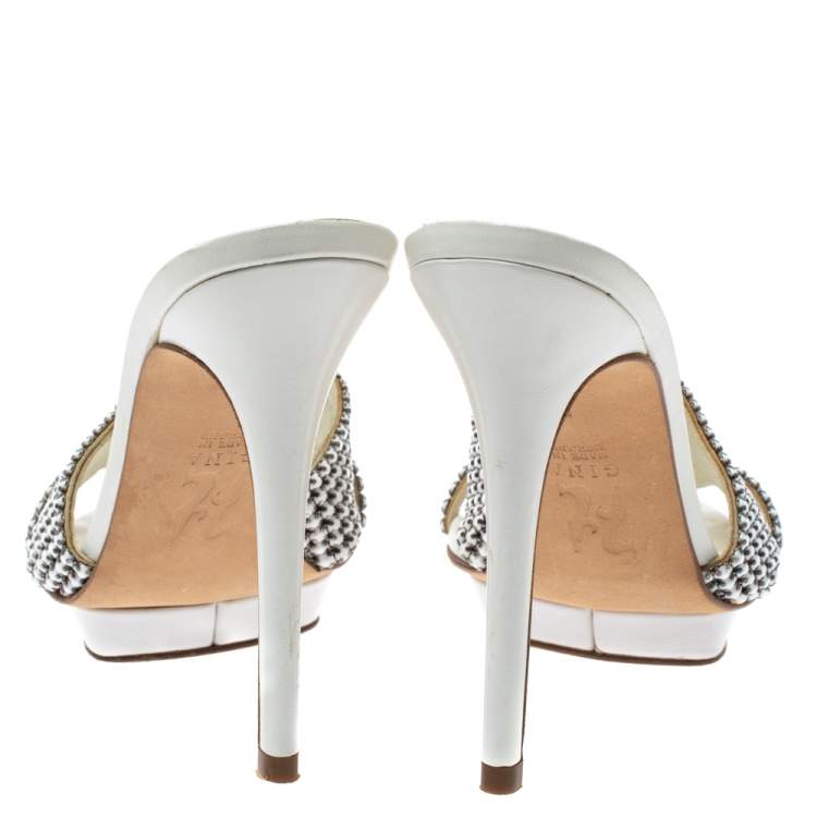 مملوكة مسبقًا Gina White Leather Crystal Embellished Slide Sandals Size 38