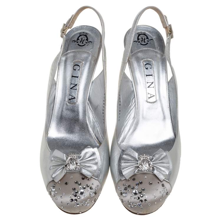 Pre Owned Gina Metallic Silver Leather And Satin Crystal Embellished Bow Slingback Sandals Size 40.5