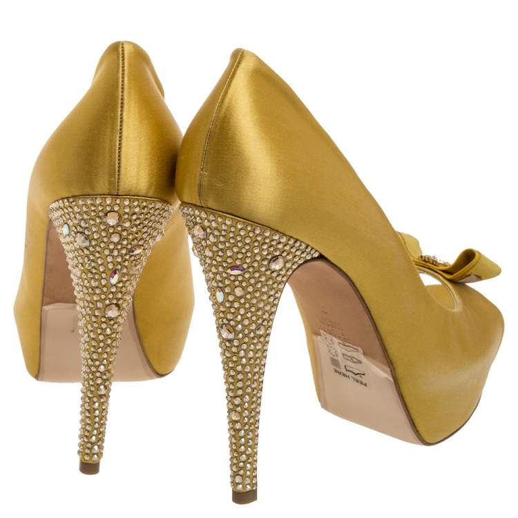 Pre Owned Gina Yellow Satin Crystal Embellished Platform Pumps Size 40